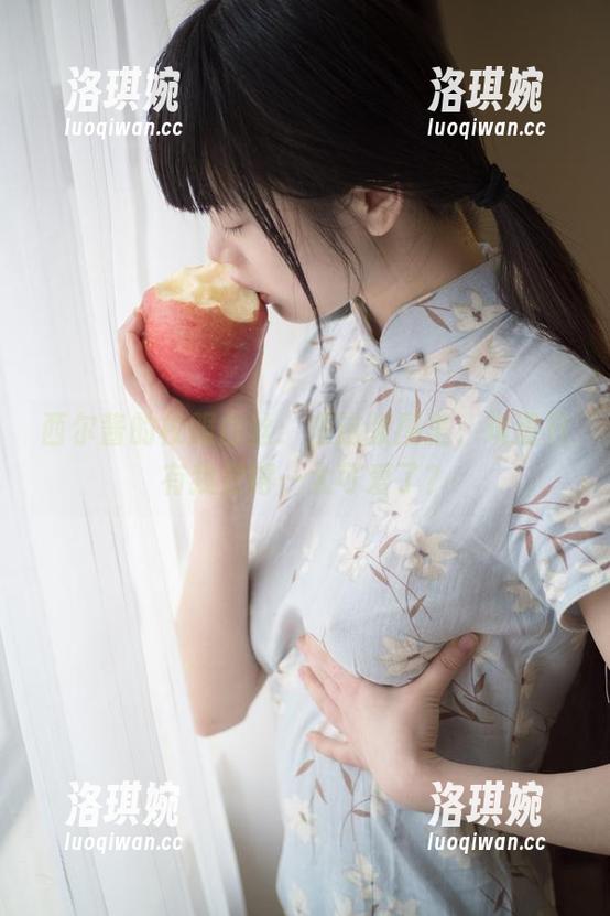 西尔酱的校服白丝：在这张图里，难道只有我觉得…太可爱了？