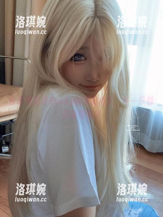 分享贝贝琪Becky的美足图片，每一只都在说悄悄话