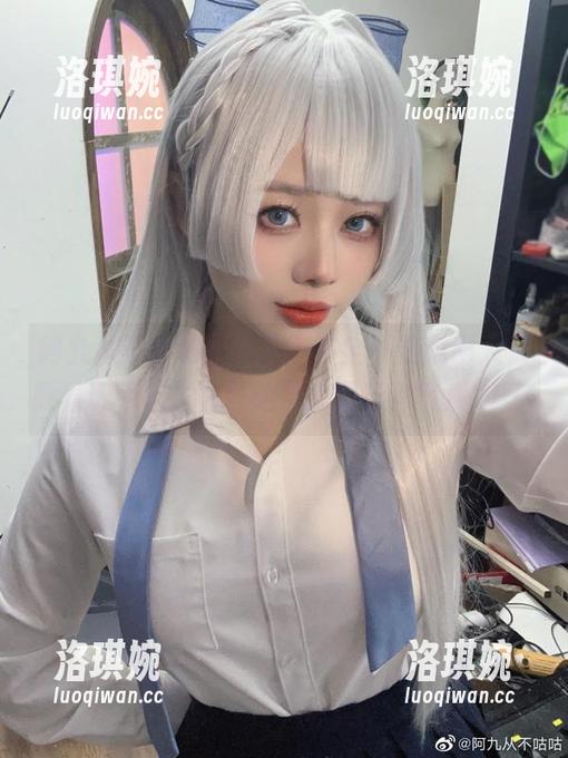 阿九从不咕咕的天台，完全不在意别人只顾着玩手机，下载这些套图让你气质UP！