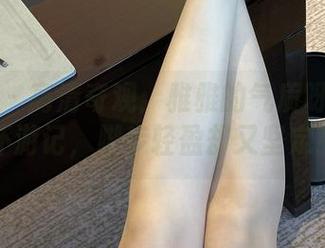 微密圈 – 高清奇观：雅雅的气质呀的美脚环游记，脚步轻盈却又坚定！