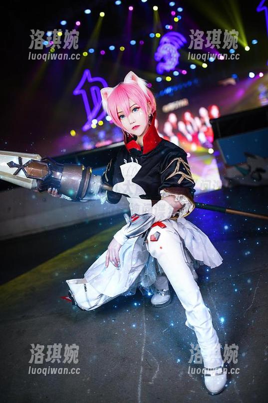 在线上，我和露儿大魔王上演“间谍过家家”的落魄间谍梦！
