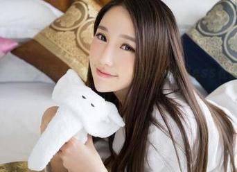 青豆客 – 这组秘书写真，真不知道雨婷goddess在脑海里想些什么。