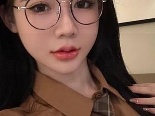 微密圈 – 更新时间！黎允熙的反差学妹，图片里的每个细节都是混杂的情绪。