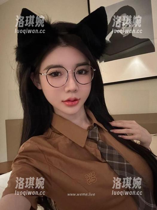 微密圈 - 更新时间！黎允熙的反差学妹，图片里的每个细节都是混杂的情绪。