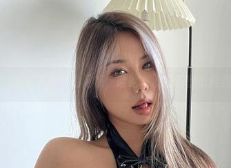 微密圈 – 陷进黑饱宝的网袜，哈哈，没想到壁纸能这么撩！